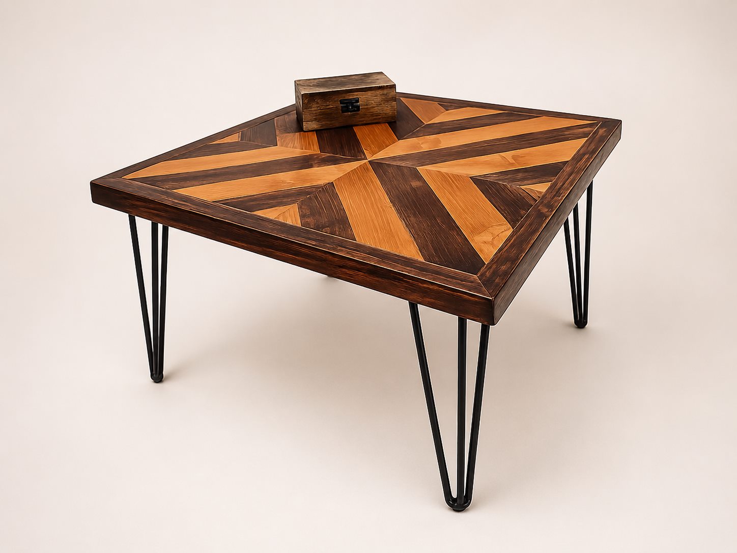Mesa auxiliar decorativa artesanal de madera